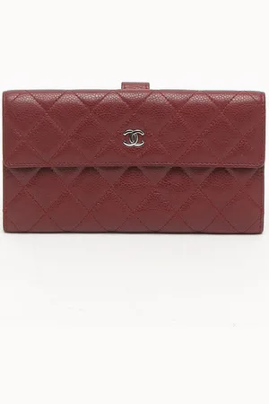 CHANEL Caviar Bi-Fold Wallet