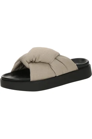 INUIKII Pistokkaat