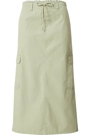River Island Hame