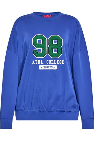 Swirly Collegepaita