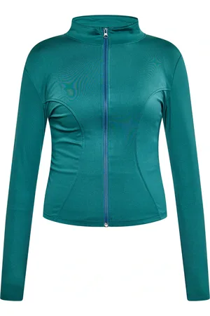 IZIA Collegetakki