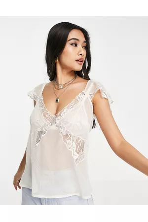 ASOS Naiset Topit - Flippy top with lace fluted sleeve and seam detail in cream