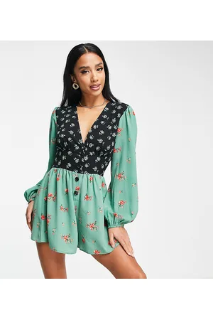 ASOS Naiset Haalarit - ASOS DESIGN Petite bubble crepe plunge neck playsuit with puff sleeve in mixed print