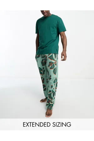 ASOS Miehet Oloasut - Pyjama lounge set with t-shirt and trousers in with leaf print