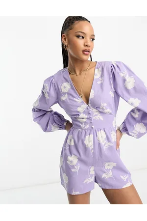 Miss Selfridge Naiset Haalarit - Linen look button through playsuit in lilac hibiscus print