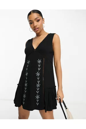 ASOS Naiset Rennot Mekot - Crinkle sleeveless mini dress with embroidered contrast panel in