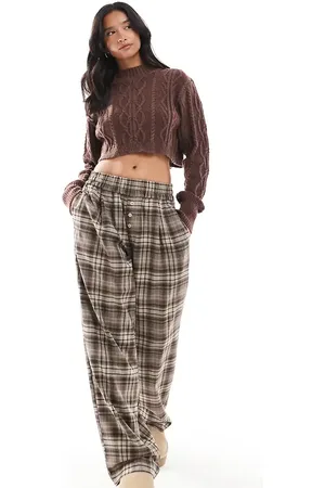Bershka Petite - Brune pull-on-bukser med vide ben og knapper foran i tern