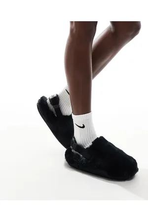 Nike Calm - Sorte og fluffy mules