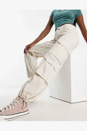 Pull&Bear Sandfarvede cargobukser med flere lommer-Neutral