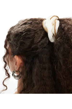 DesignB London Oversized scrunchie med kontrasterende sømme i cremehvid