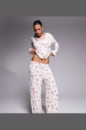 Kaiia Mix og match - Pyjamasbukser med kirsebær-, rose- og sløjfeprint - Del af sæt - Kun hos ASOS-Multifarvet