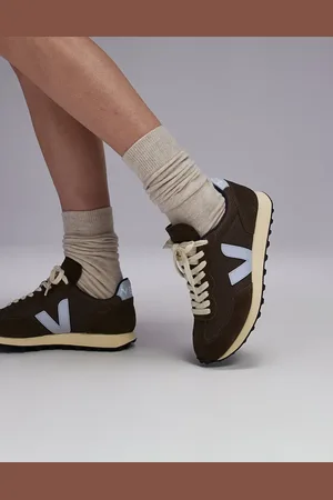 Veja Rio Branco - Brune ruskindssneakers i alveomesh