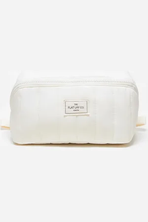 Flat Lay Company The Flat Lay Co. - Marshmallow - Vaniljefarvet og firkantet taske som ligger fladt når åben-Hvid