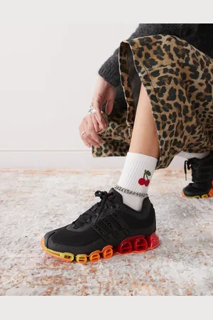 adidas Megaride - Sorte og røde sneakers