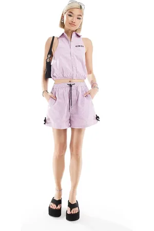 COLLUSION Stribede sporty shorts med sløjfedetaljer i pink - Del af sæt-Lyserød