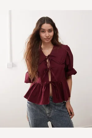 Monki Langærmet og bordeauxrød peplum-bluse med flæser og krave
