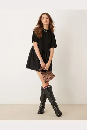 Miss Selfridge Hybrid-minikjole med T-shirt- og smock-design og korte ærmer i poplin