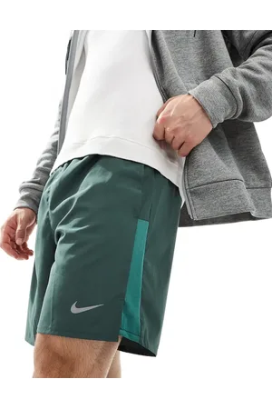 Nike Challenger Dri-FIT - 7-tommer-shorts i mørkegrøn