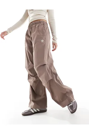 adidas Essentials - Brune faldskærmsbukser i ripstop