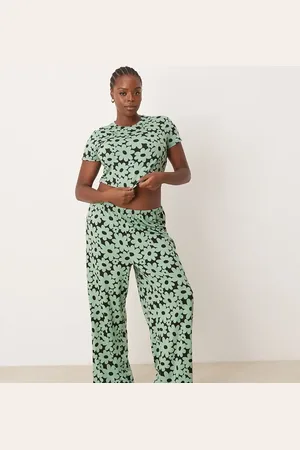 Urban Threads Curve - Pyjamassæt med T-shirt og bukser med retro-inspireret blomstermønster i polyester