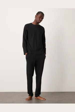 New Look Lounge-sæt med langærmet T-shirt og joggingbukser