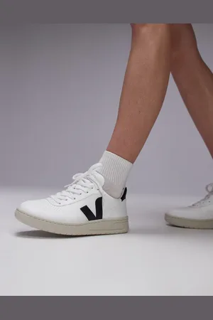 Veja V-10 - Ekstra hvide og sorte sneakers i læder
