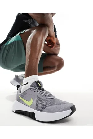 Nike MC 3 - Sneakers i grå