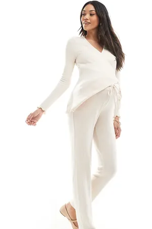 Mama;licious Mamalicious Maternity - Cremehvidmelerede tapered joggingbukser i superblødt stof - Del af sæt
