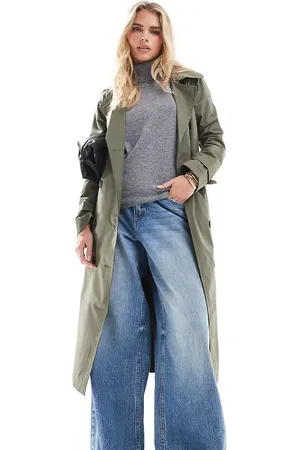 Brave Soul Petite - Kakigrøn trenchcoat i longline pasform med bælte