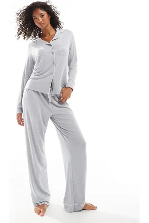 ASOS Superblødt pyjamassæt med langærmet skjorte og bukser med kontrastkanter