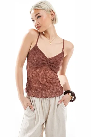 Pull&Bear Mørk cami-top med kontrasterende detalje i blondestof