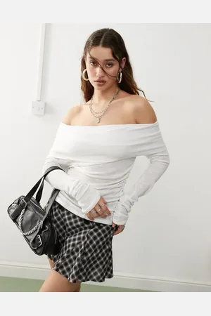 Weekday Dani - Råhvid semitransparent asymmetrisk langærmet bardot-top