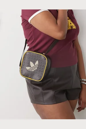 adidas Diamantformet taske med monokromt mønster