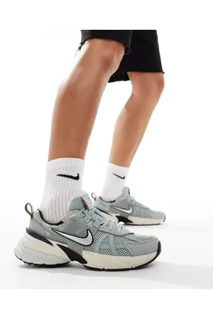 Nike V2K - Grå og sorte sneakers