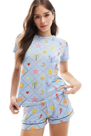 Chelsea Peers Blåt nattøjssæt med shorts og T-shirt med mosaikprint