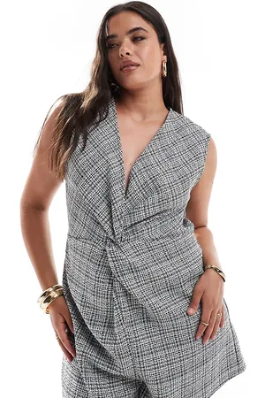 ASOS ASOS DESIGN Curve - Sort og hvid playsuit i bouclé med snoning foran og tern