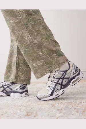 Asics Gel-Nimbus 9 - Hvide og grå sneakers-Neutral