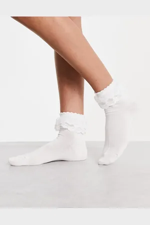 Pieces® Hvide sokker med flæsekant - Kun hos ASOS