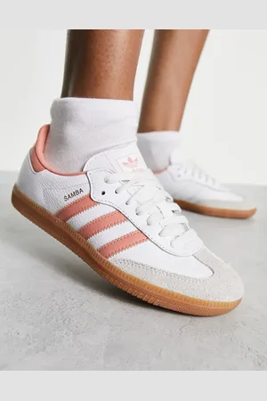 adidas Samba OG - Hvide og ferskenfarvede sneakers