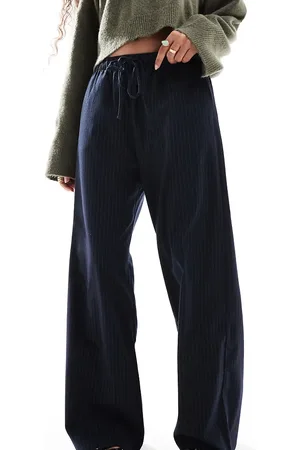 Stradivarius Petite - pull-on bukser med nålestriber