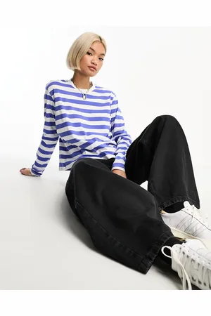 Noisy May Langærmet T-shirt med dyb, rund hals og blå/hvide striber-Multifarvet