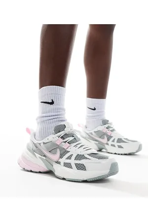 Nike V2K Run - Sneakers i hvid og lyserød