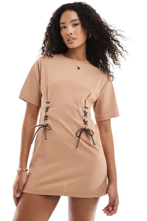 Miss Selfridge Mokkabrun T-shirt-kjole med korset-detalje med bindebånd
