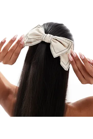 Easilocks X ASOS - Cremehvid oversized hårklemme med sløjfedesign - Kun hos ASOS