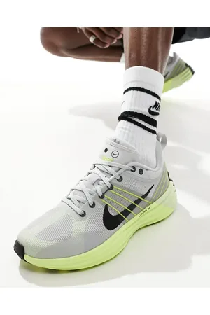 Nike Lunar Roam - Lysegrå og grønne sneakers