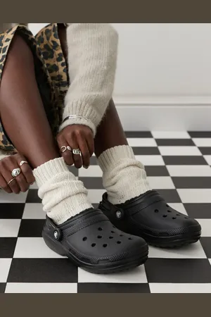Crocs Unisex - Sorte klassiske clogs med for