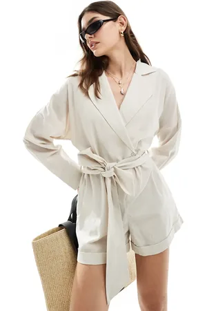 Pretty Lavish Beige playsuit med bindebånd i taljen i hørblanding-Neutral