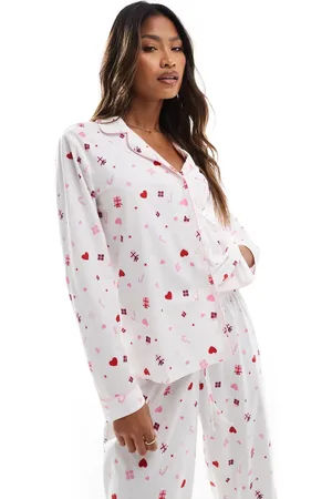 Boux Avenue Jul - Fleece-pyjamas med langærmet skjorte og bukser med slikstok- og gaveprint og medfølgende gavepose-Hvid