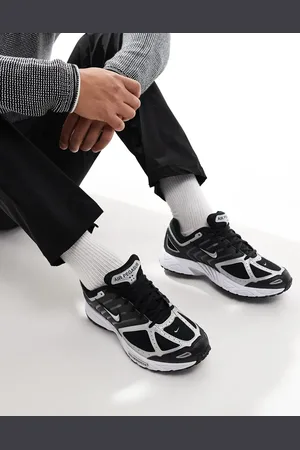 Nike Pegasus 2005 - Sorte sneakers med metallic sølvfarvede detaljer