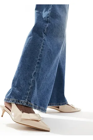 London Rebel Cremefarvede sko med slingback-rem og kitten-hæl samt sløjfedetalje i patentlæder-Hvid